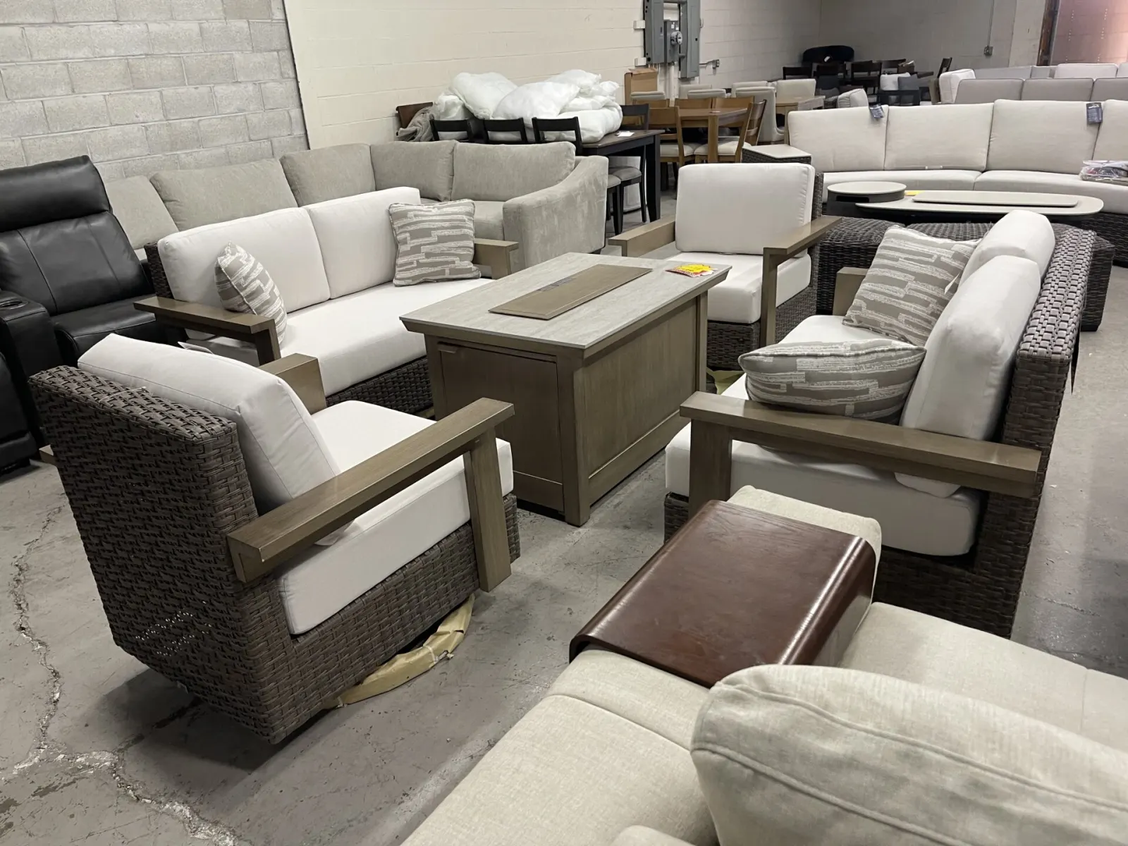 Agio Juniper 5-piece Outdoor Fire Seating Set