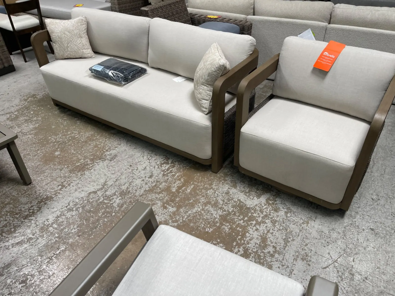Agio Phoenix 5-piece Outdoor Patio Seating Set - Image 3