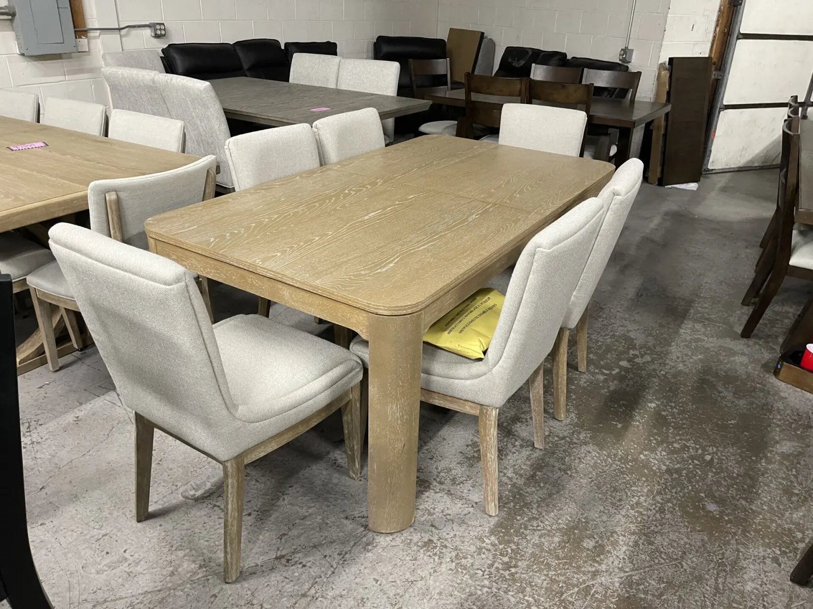 Anna Maria Dining Table And 8 Chairs - Image 3