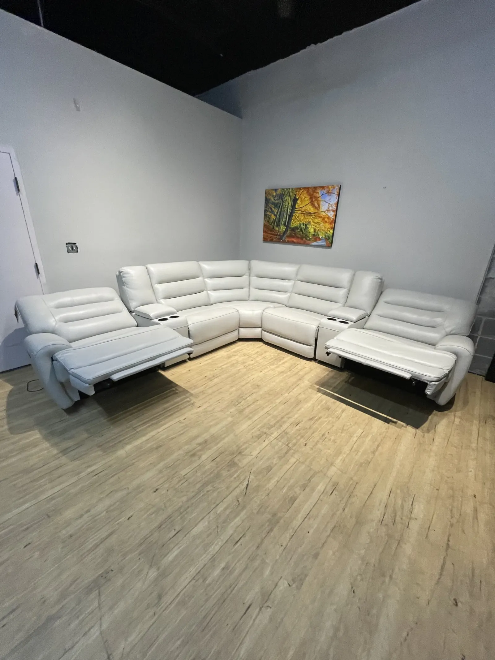 Aubrey 7 Piece Leather Power Zero Gravity Reclining Sectional With Power Headrests - Image 7