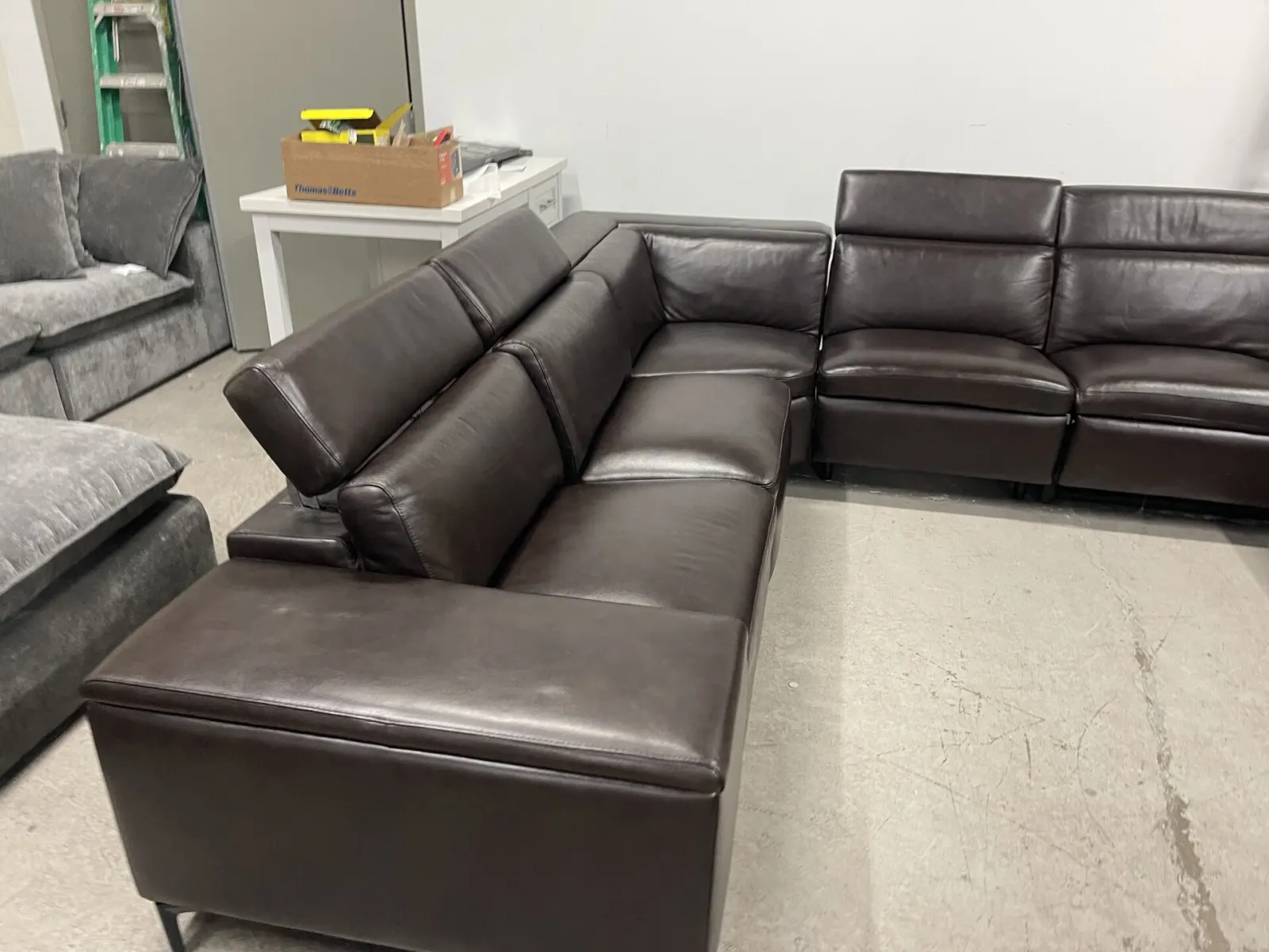 Barcalounger Bradford 6 Piece Leather Reclining Sectional - Image 12