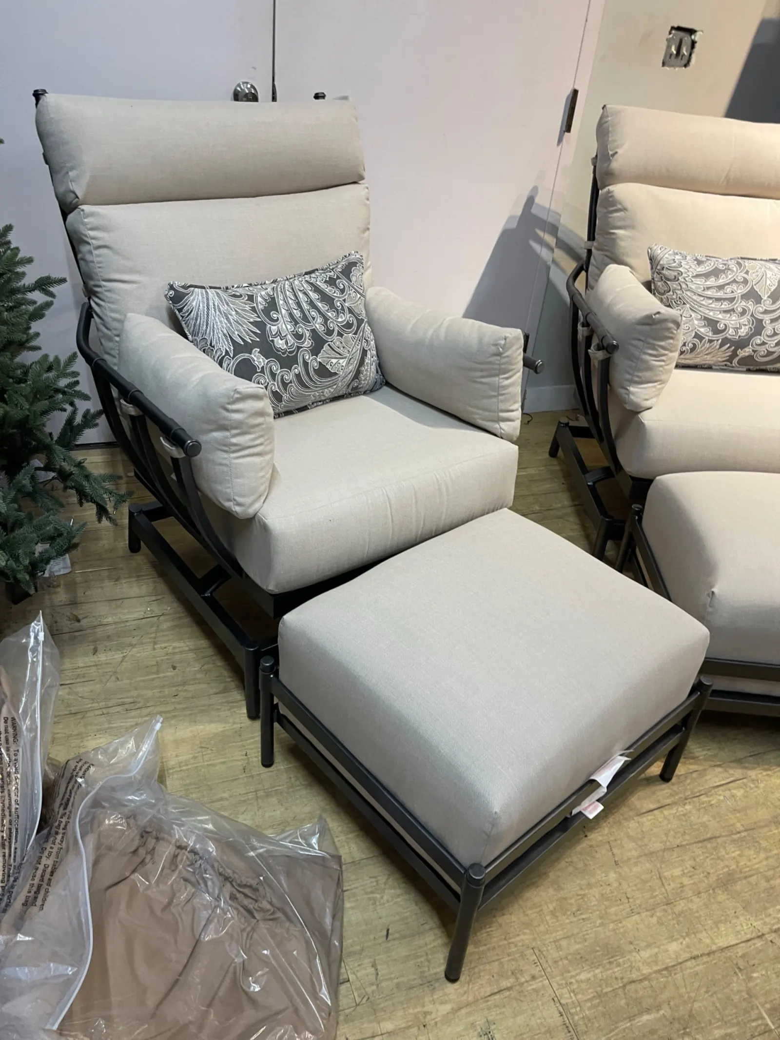 Bridgeton 2-piece Outdoor Patio Seating Set - Image 4