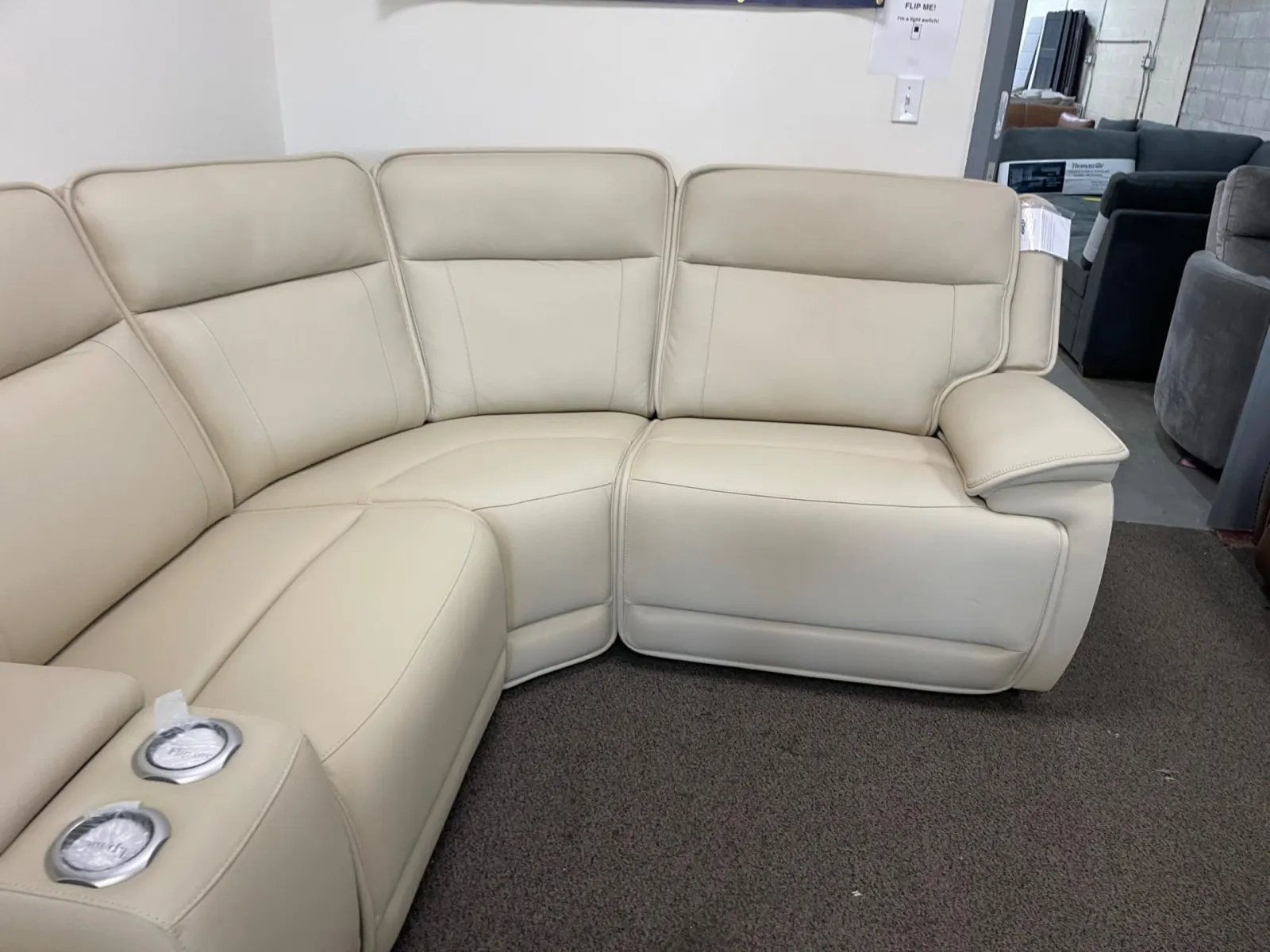 Double Deal 5-Piece Dual Power Leather Reclining Modular Sectional - Image 5