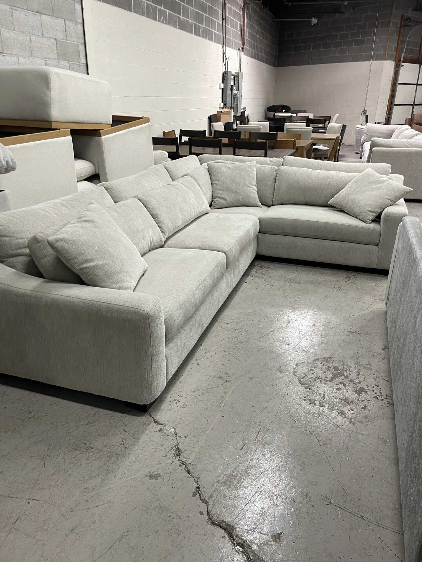 Evelynne Fabric Sectional With Ottoman - Image 2