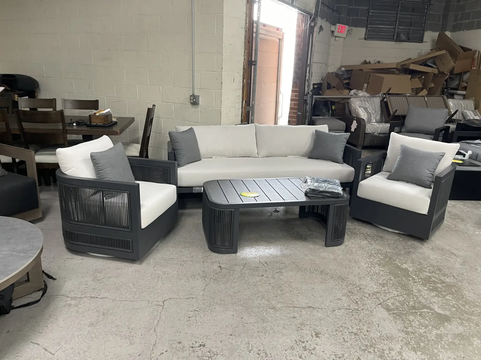 Henredon Annalise 4-piece Outdoor Patio Seating Set