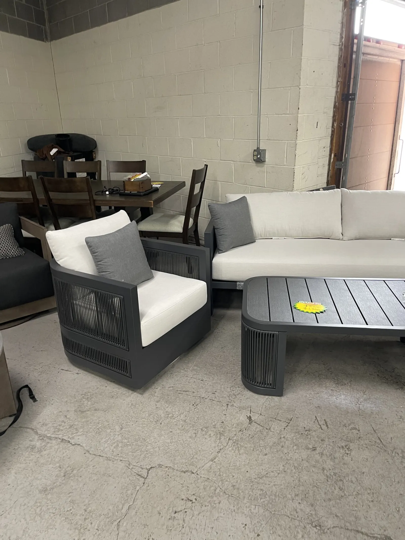 Henredon Annalise 4-piece Outdoor Patio Seating Set - Image 3