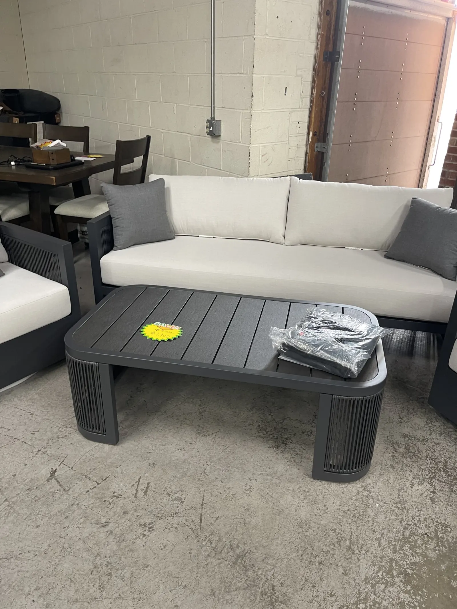 Henredon Annalise 4-piece Outdoor Patio Seating Set - Image 5