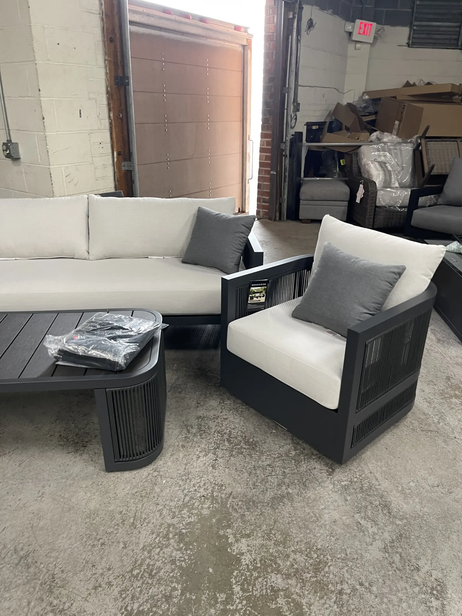 Henredon Annalise 4-piece Outdoor Patio Seating Set - Image 6