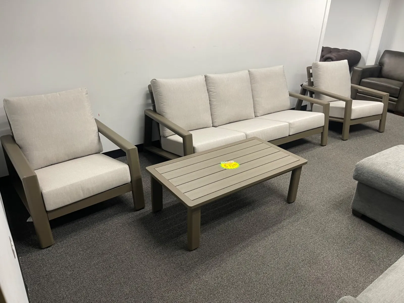 Henredon Arlow 4-piece Outdoor Patio Seating Set - Image 2