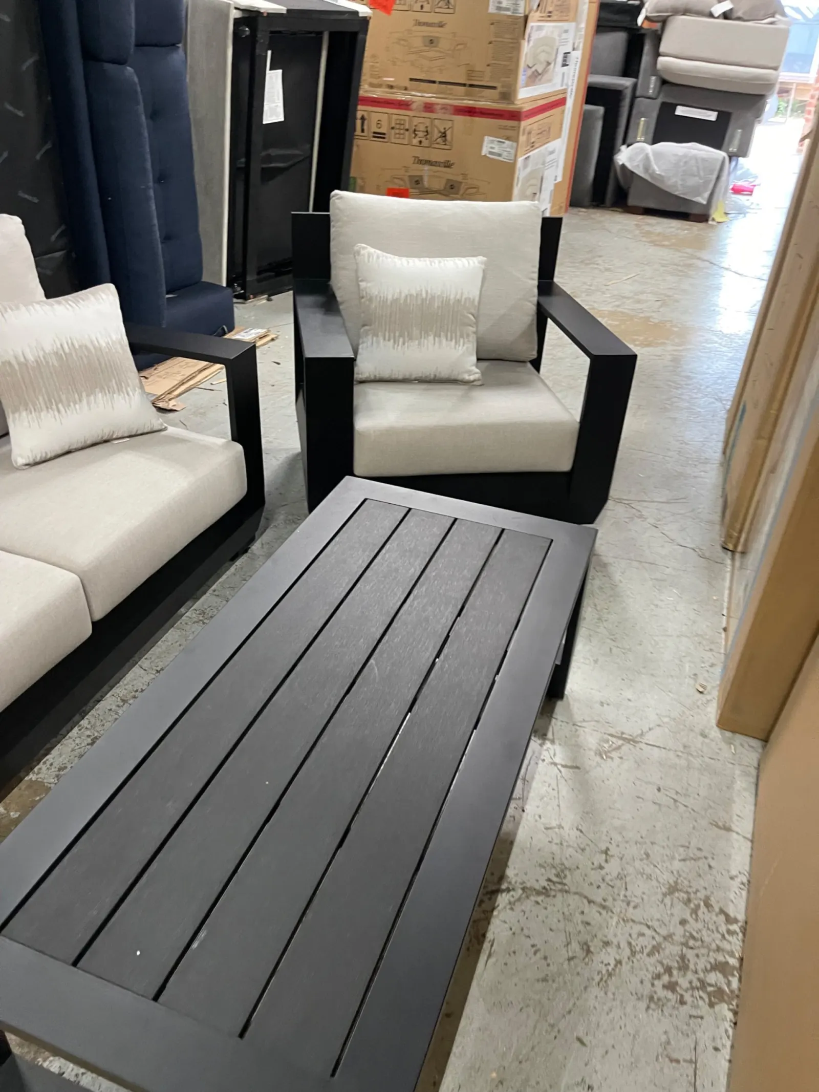 Henredon Calis 4-piece Outdoor Patio Seating Set - Image 4