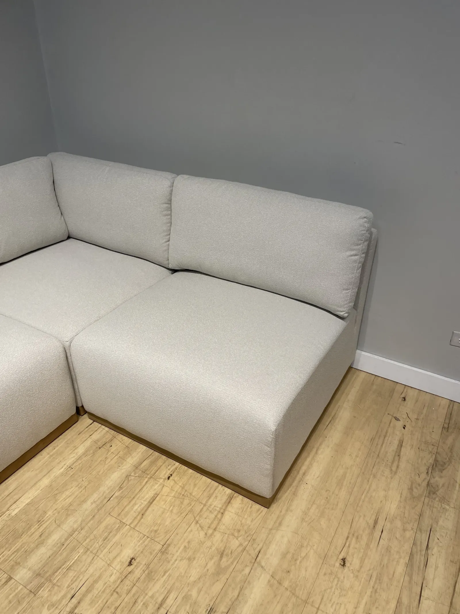 Henredon Murphy Fabric Modular Sectional With Ottoman Cream - Image 6