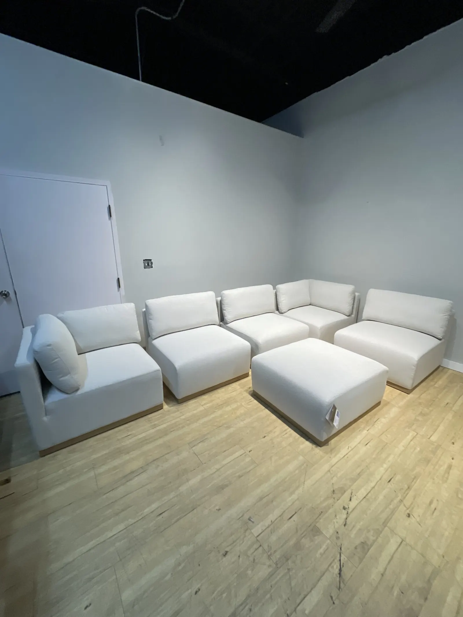 Henredon Murphy Fabric Modular Sectional With Ottoman Cream - Image 7