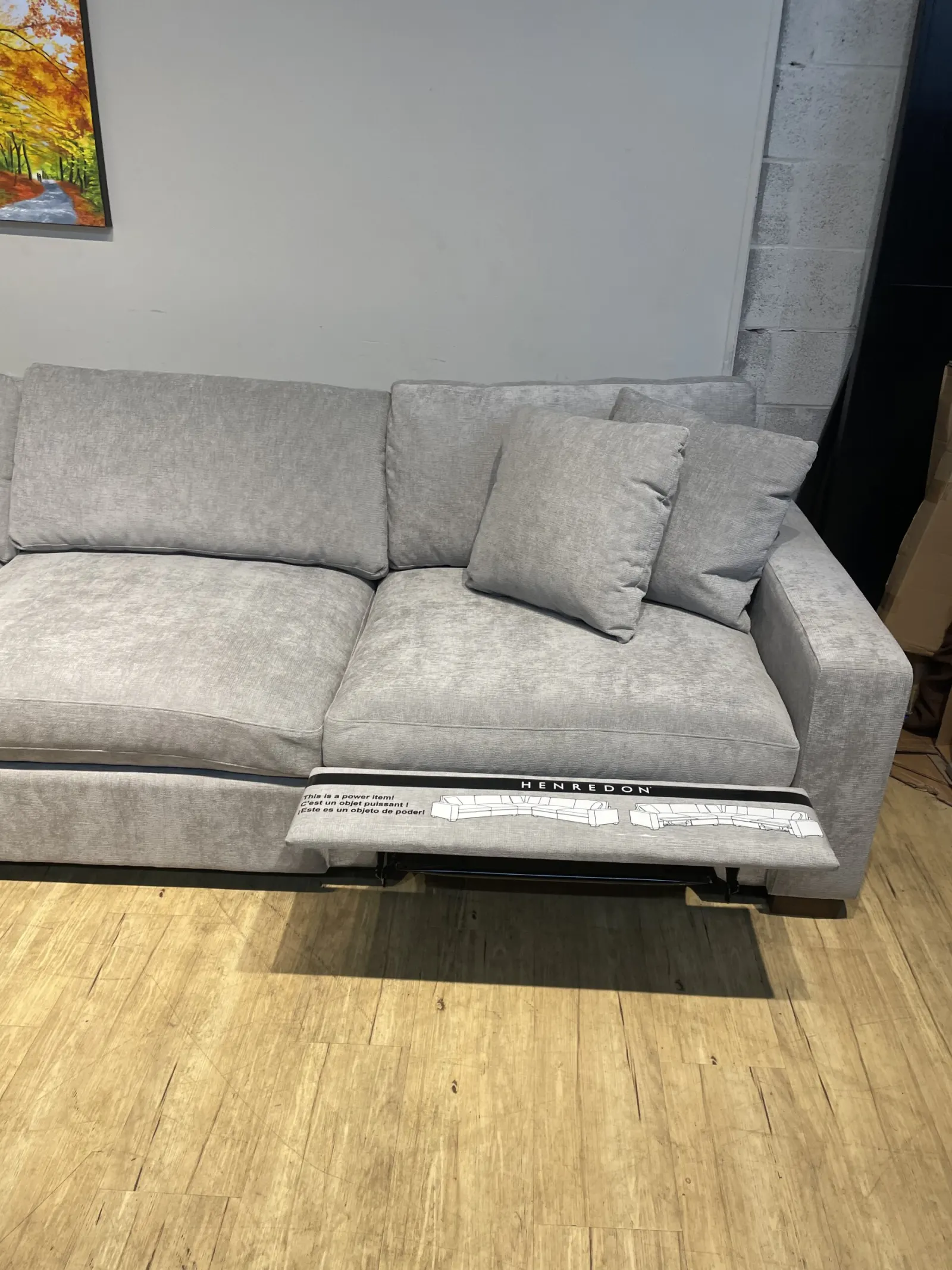 Henredon Selene 3 Piece Sectional With Power Footrests - Image 5