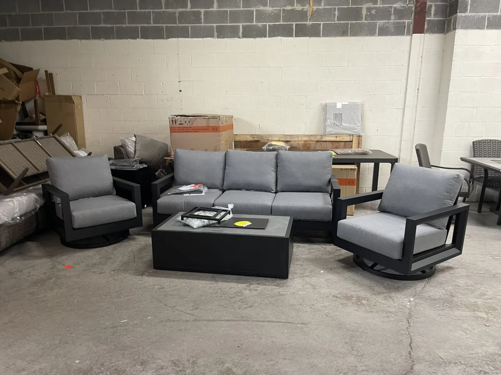 Henredon Trego 5-piece Fire Outdoor Patio Seating Set