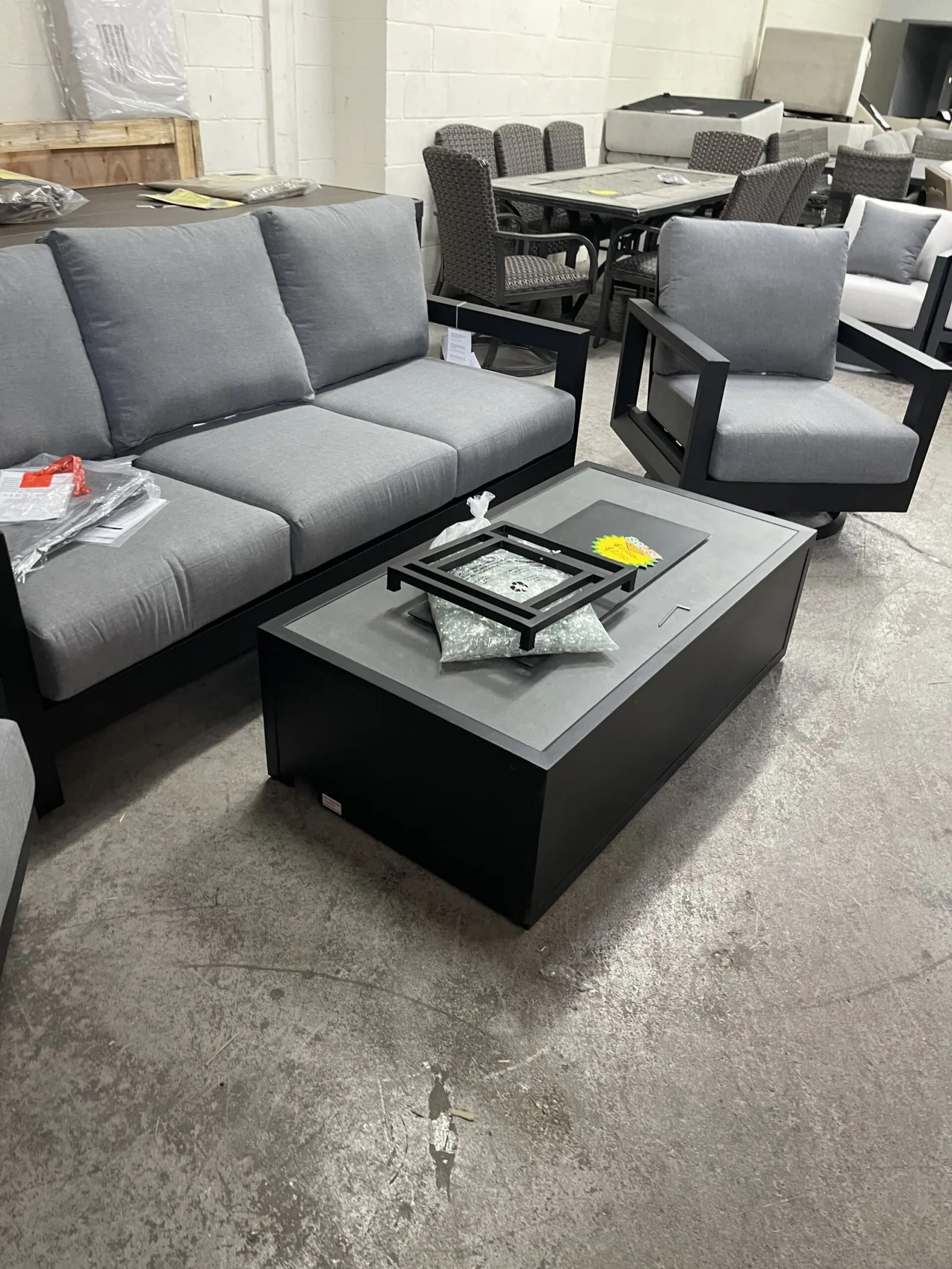 Henredon Trego 5-piece Fire Outdoor Patio Seating Set - Image 6