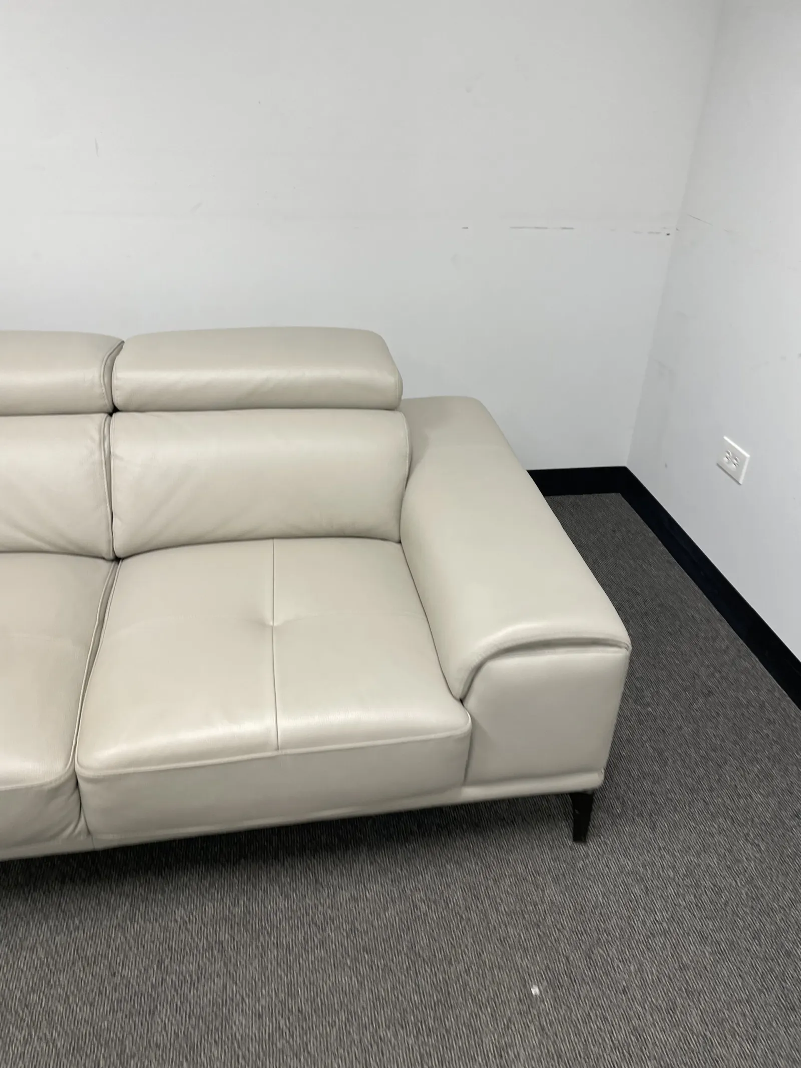 Kimora Top Grain Leather Sofa And Loveseat Set - Image 4