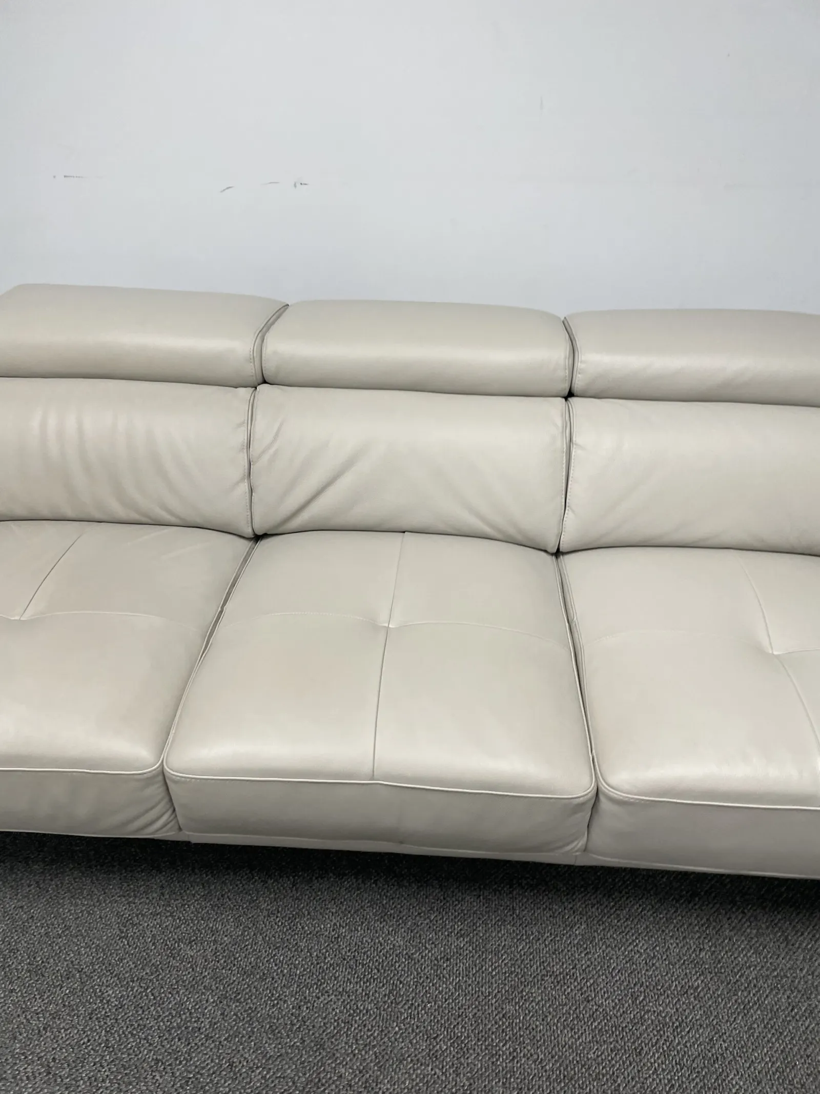 Kimora Top Grain Leather Sofa And Loveseat Set - Image 5