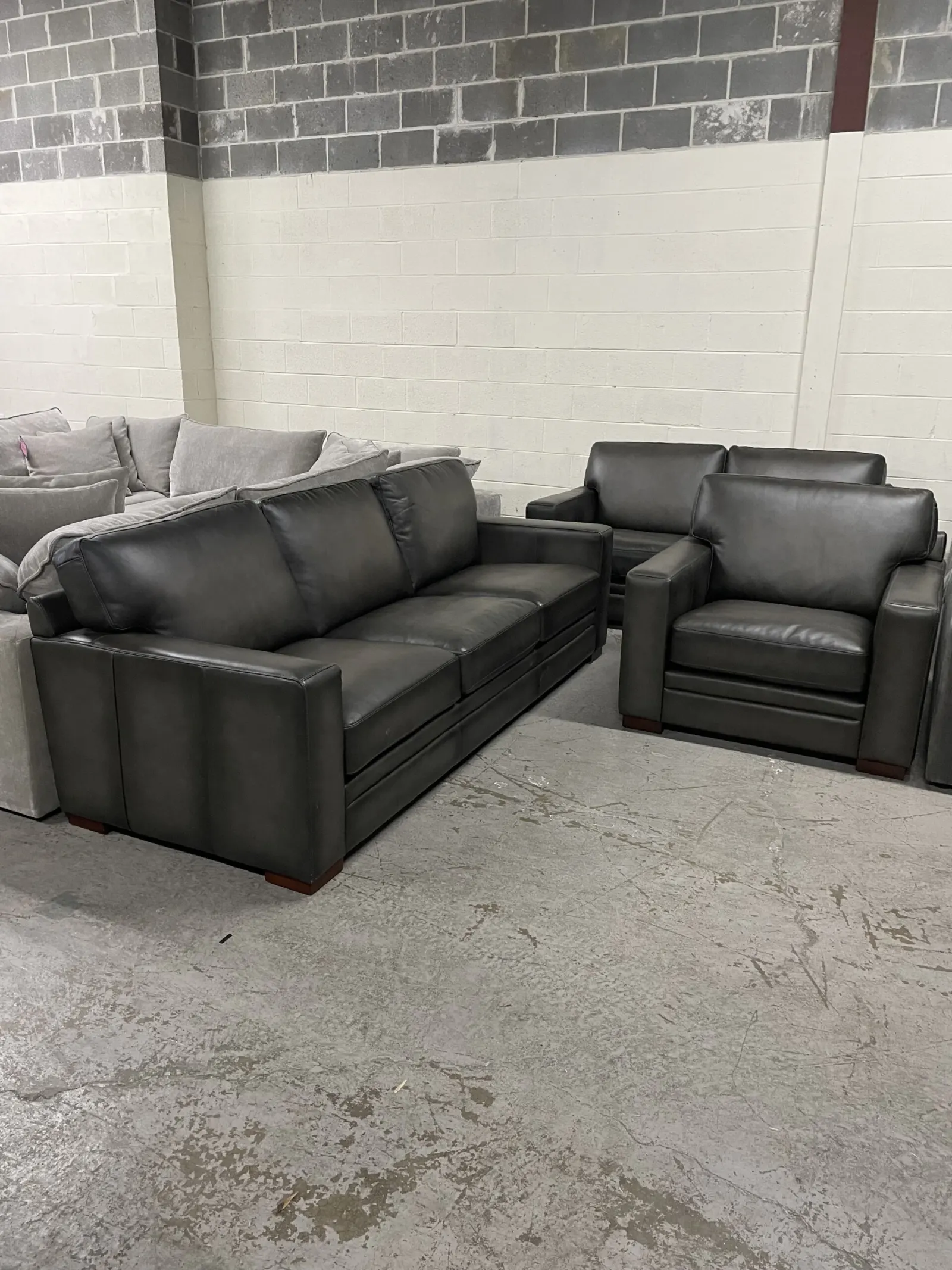 Luca 3 Piece Top Grain Leather Set - Image 5