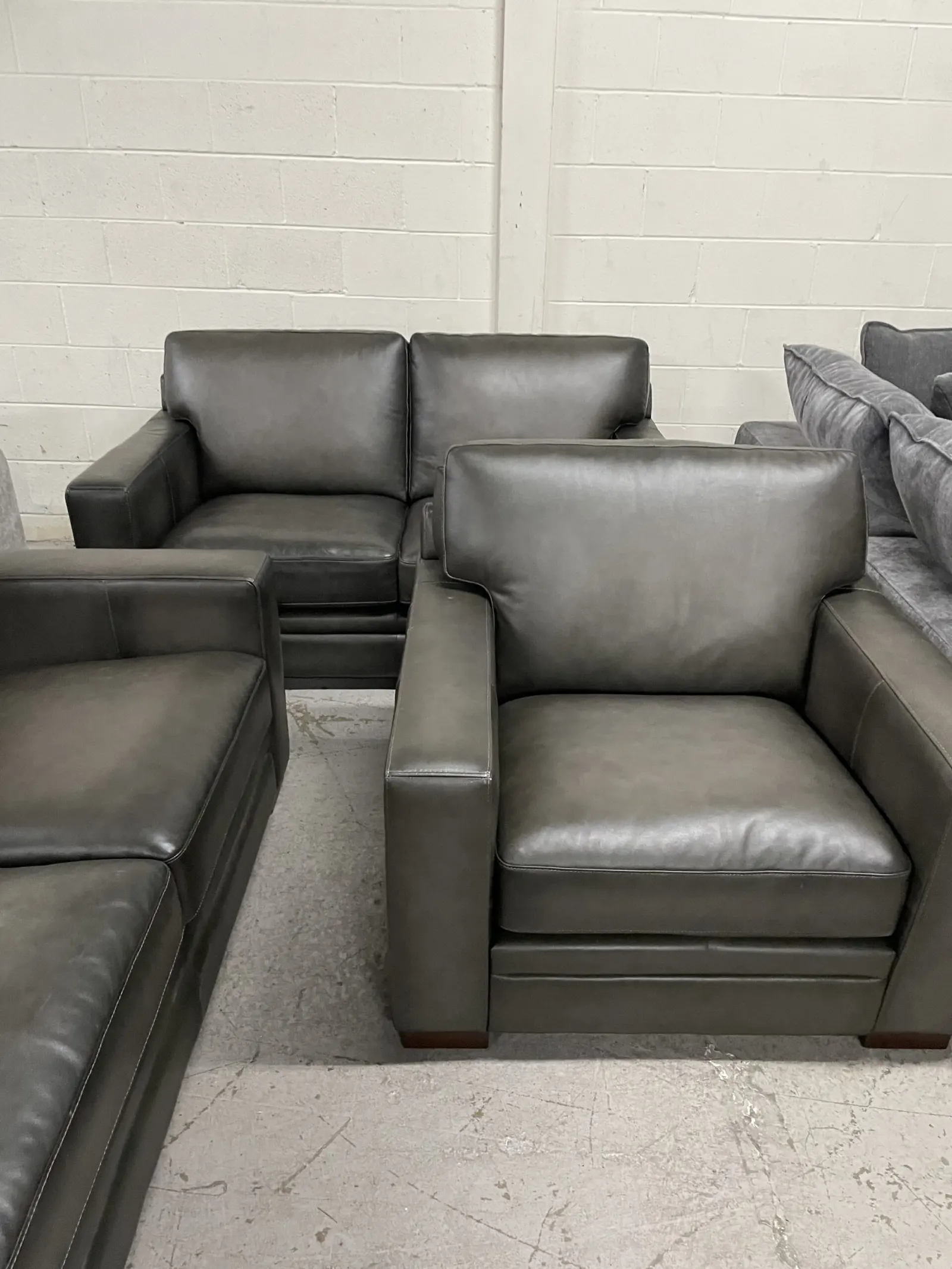 Luca 3 Piece Top Grain Leather Set - Image 6
