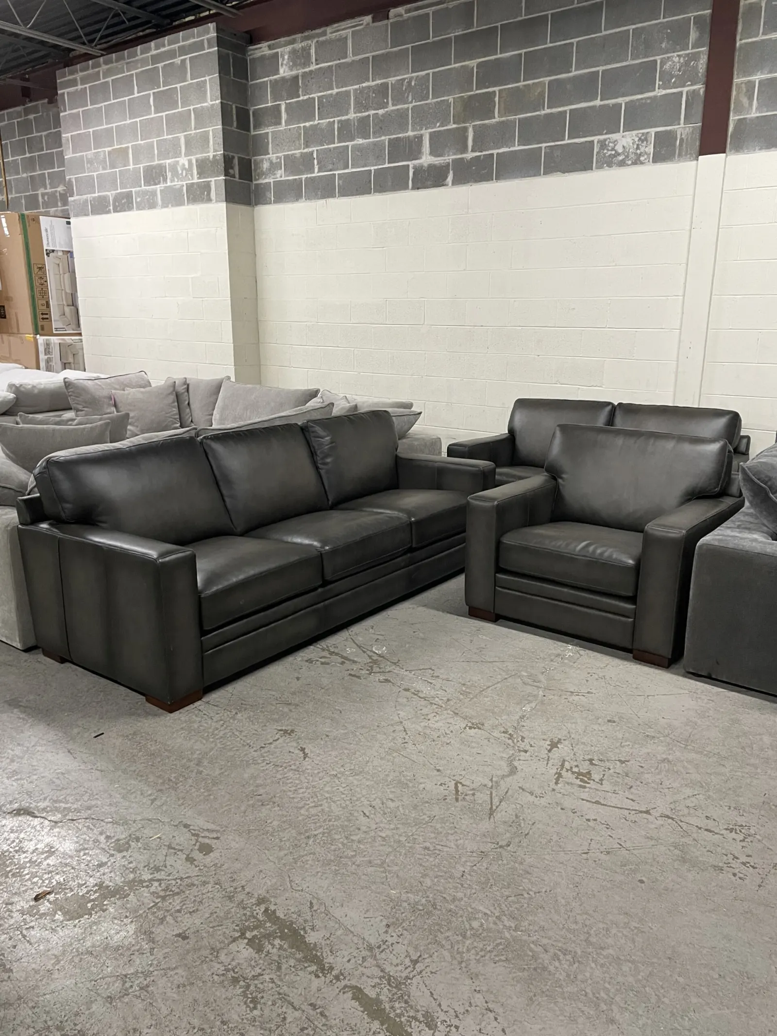Luca 3 Piece Top Grain Leather Set - Image 7