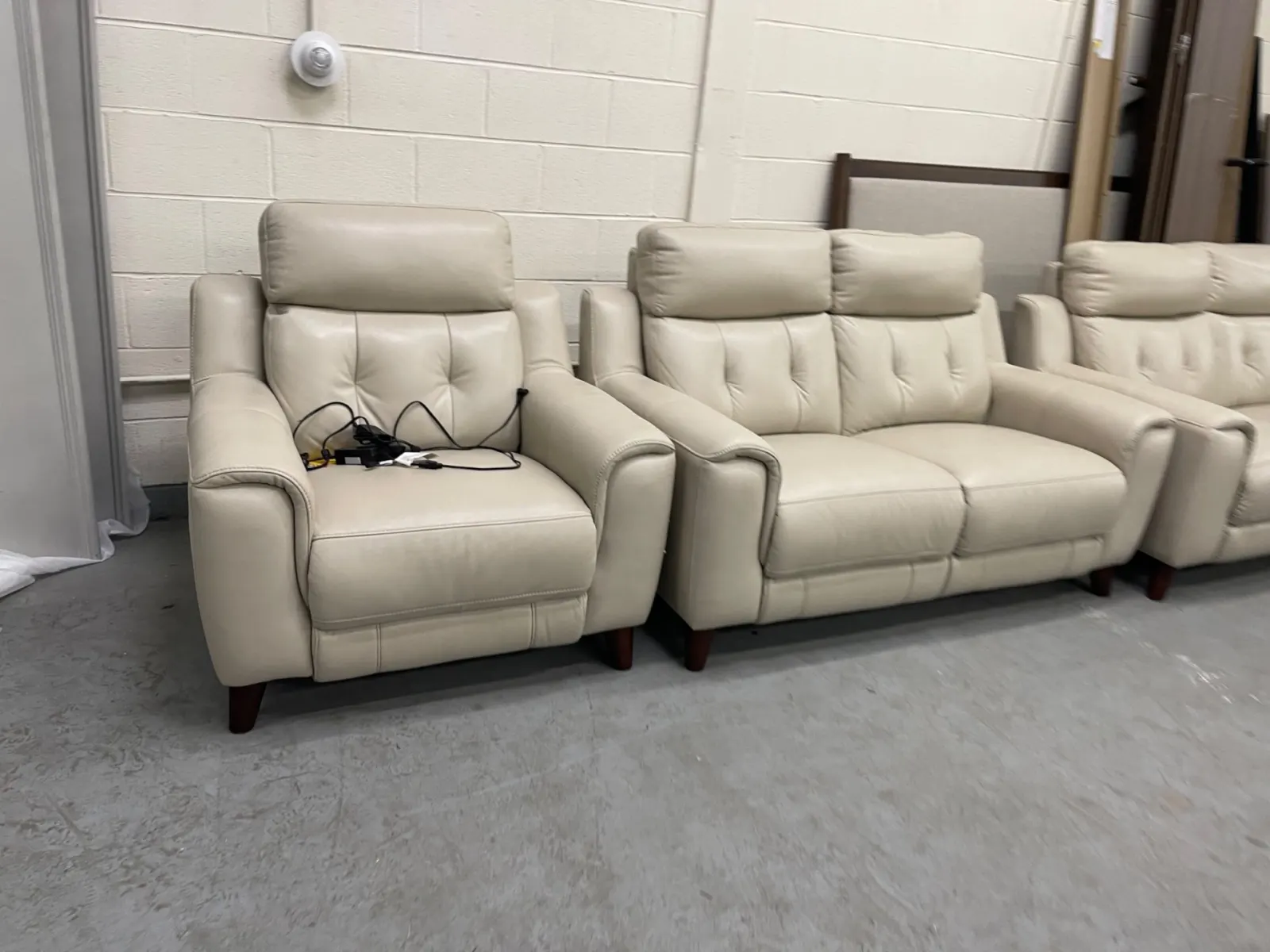Malibu 3-piece Leather Power Reclining Set with Power Headrests - Sofa, Loveseat, Recliner - Image 2