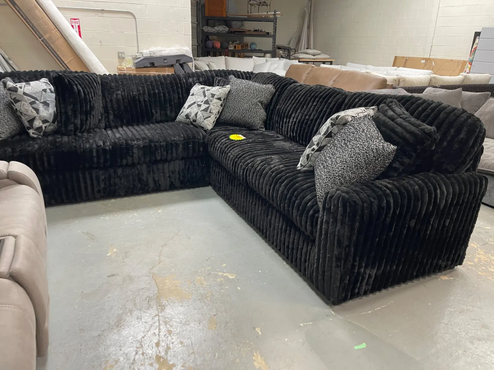 Midnight-Madness 3-Piece Sectional - Image 2