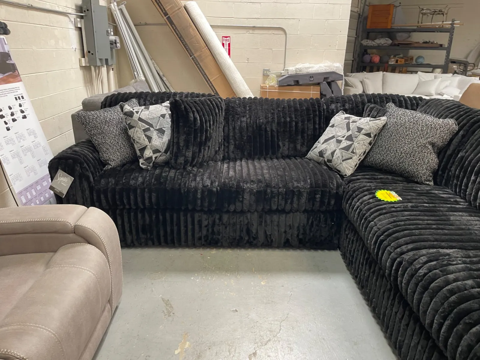 Midnight-Madness 3-Piece Sectional - Image 4
