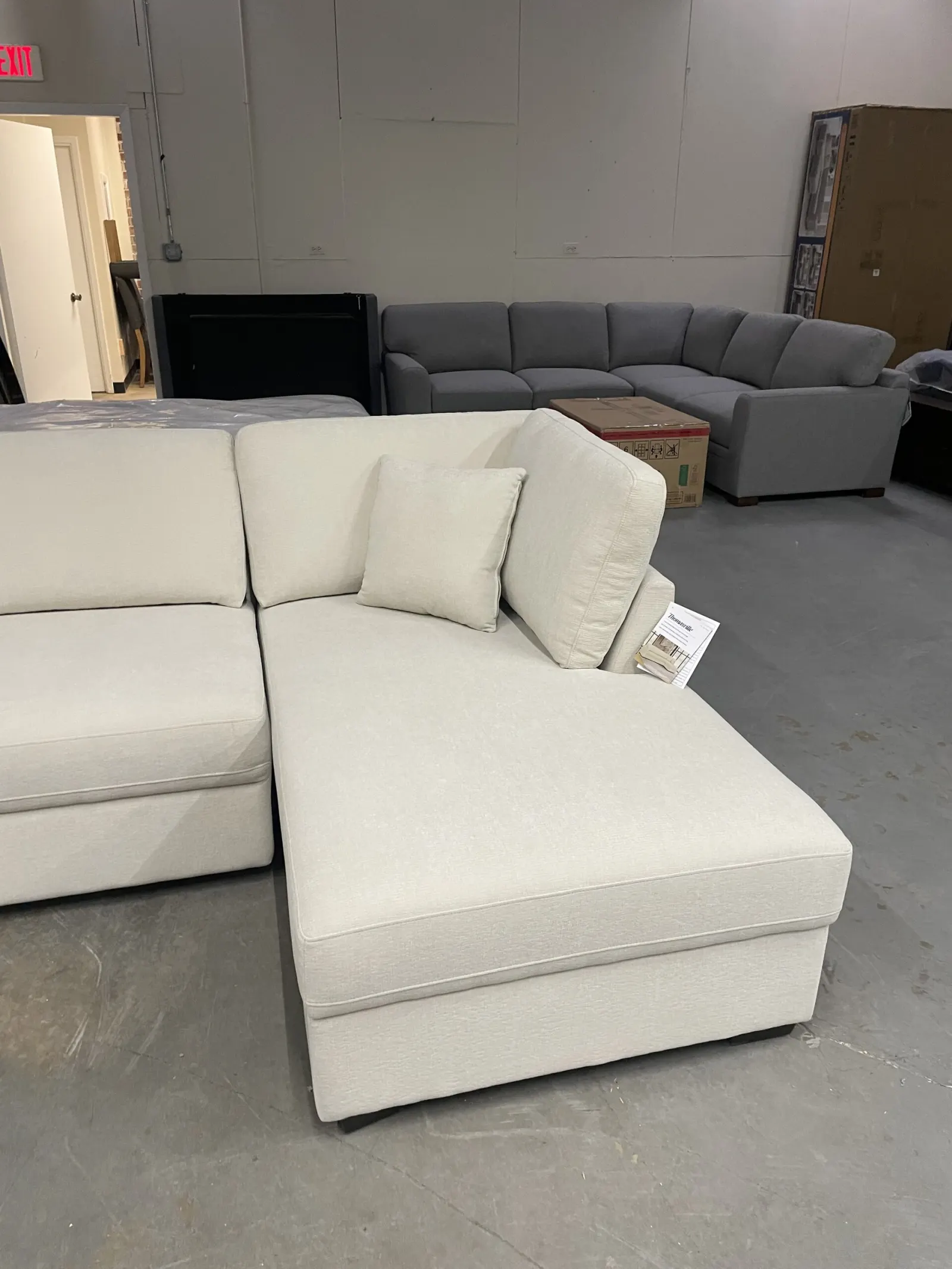 Thomasville Camlin Convertible Sleeper Sectional With Chaise Beige - Image 3
