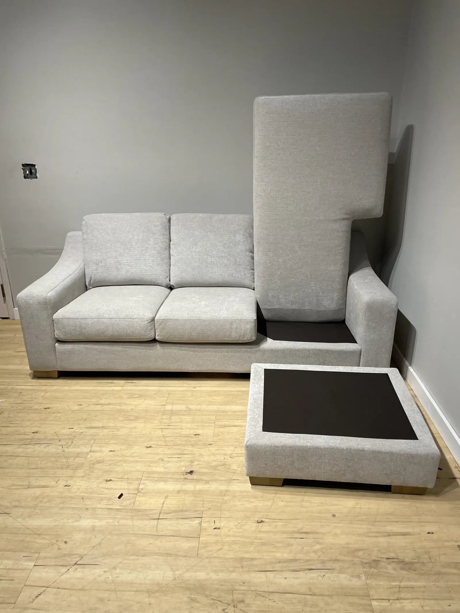 Thomasville Dillard Sofa With Reversible Chaise - Image 4
