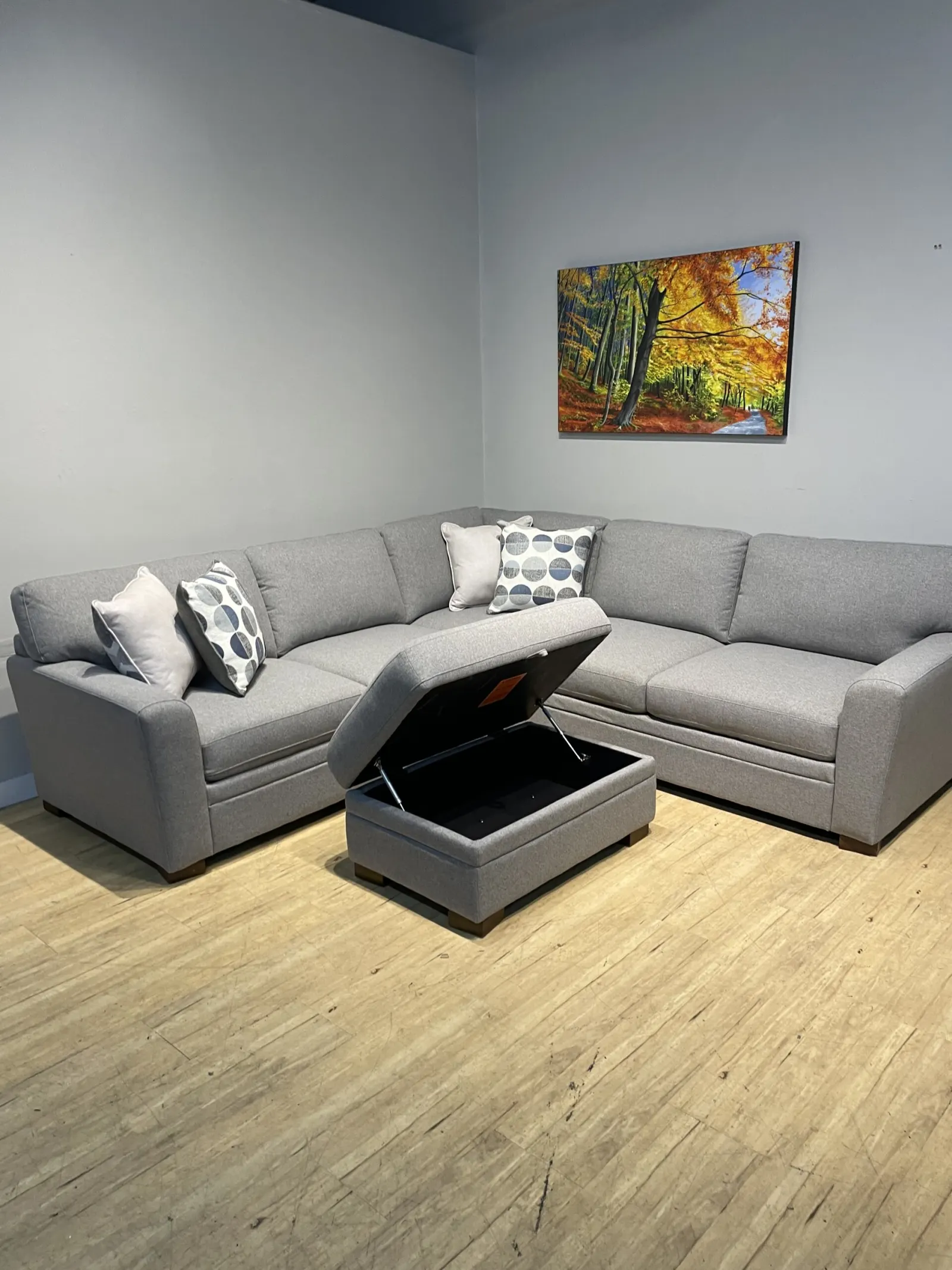 Thomasville Langdon Fabric Sectional With Storage Ottoman - Image 5