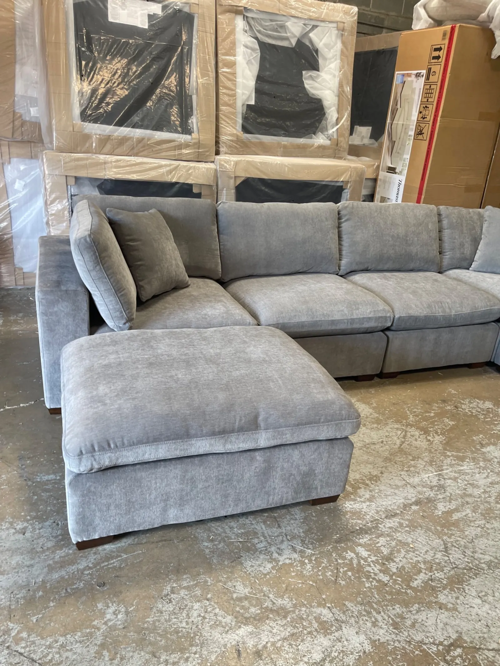 Thomasville Lowell 6-piece Fabric Modular Sectional, Dark Gray - Image 4