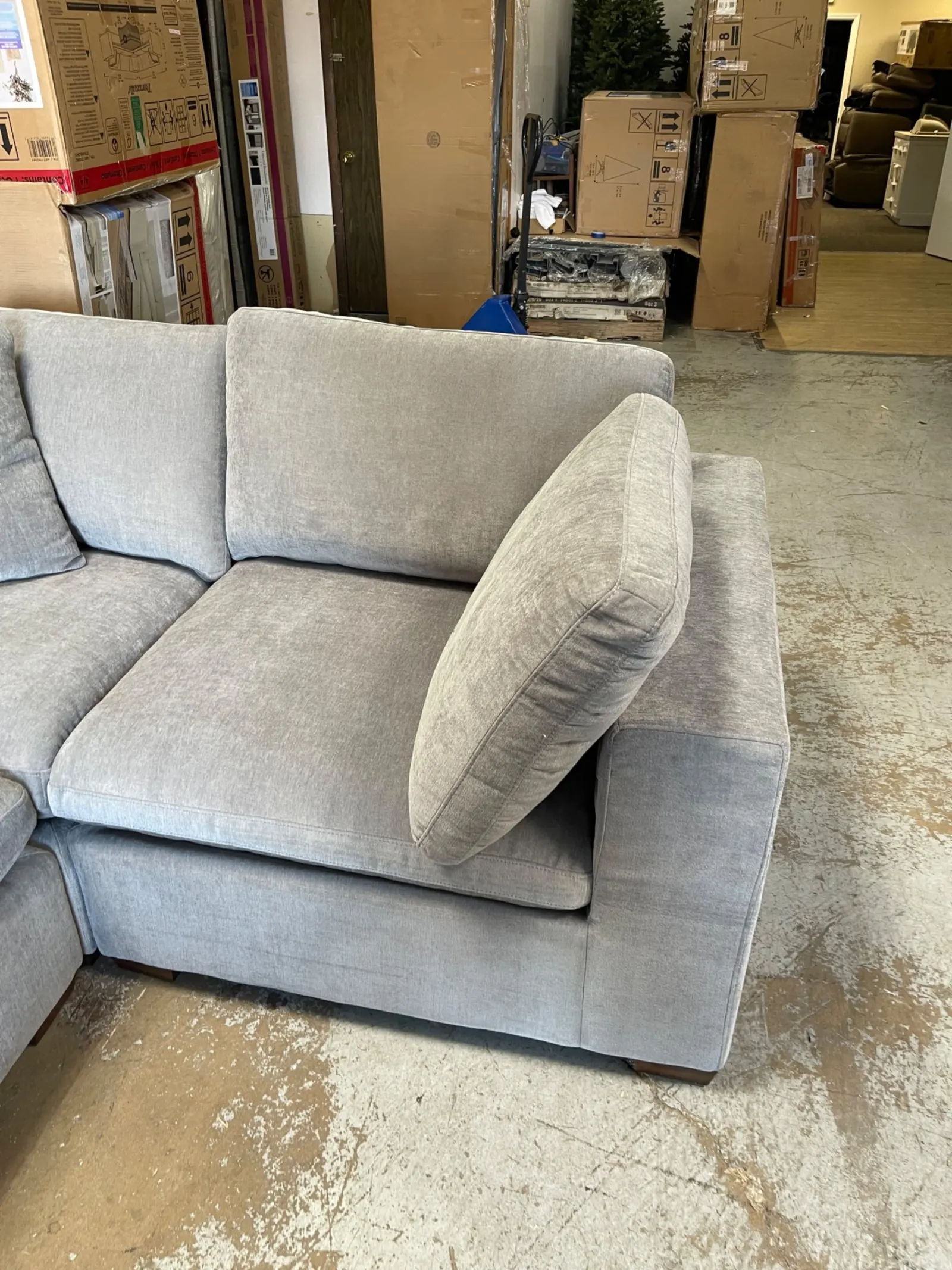 Thomasville Lowell 6-piece Fabric Modular Sectional, Dark Gray - Image 5