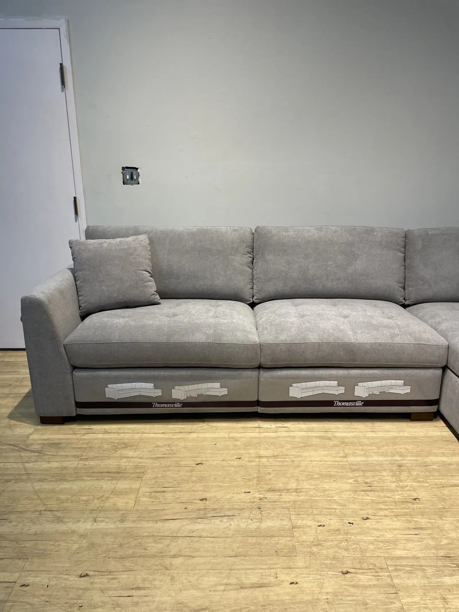 Thomasville Miles Fabric Sectional With Power Footrest - Image 5