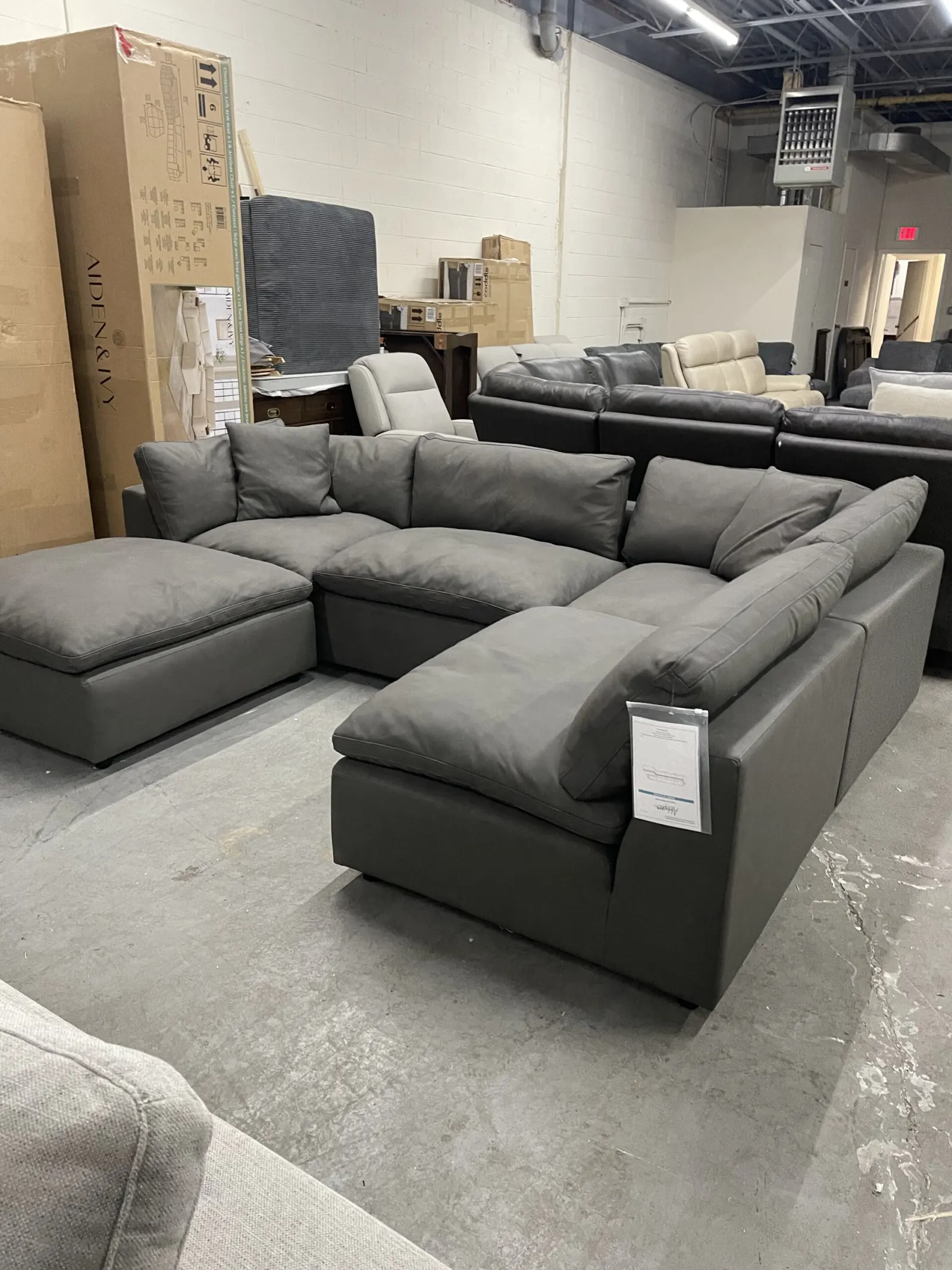 Wilshire 5-piece Modular Leather Sectional - Image 6